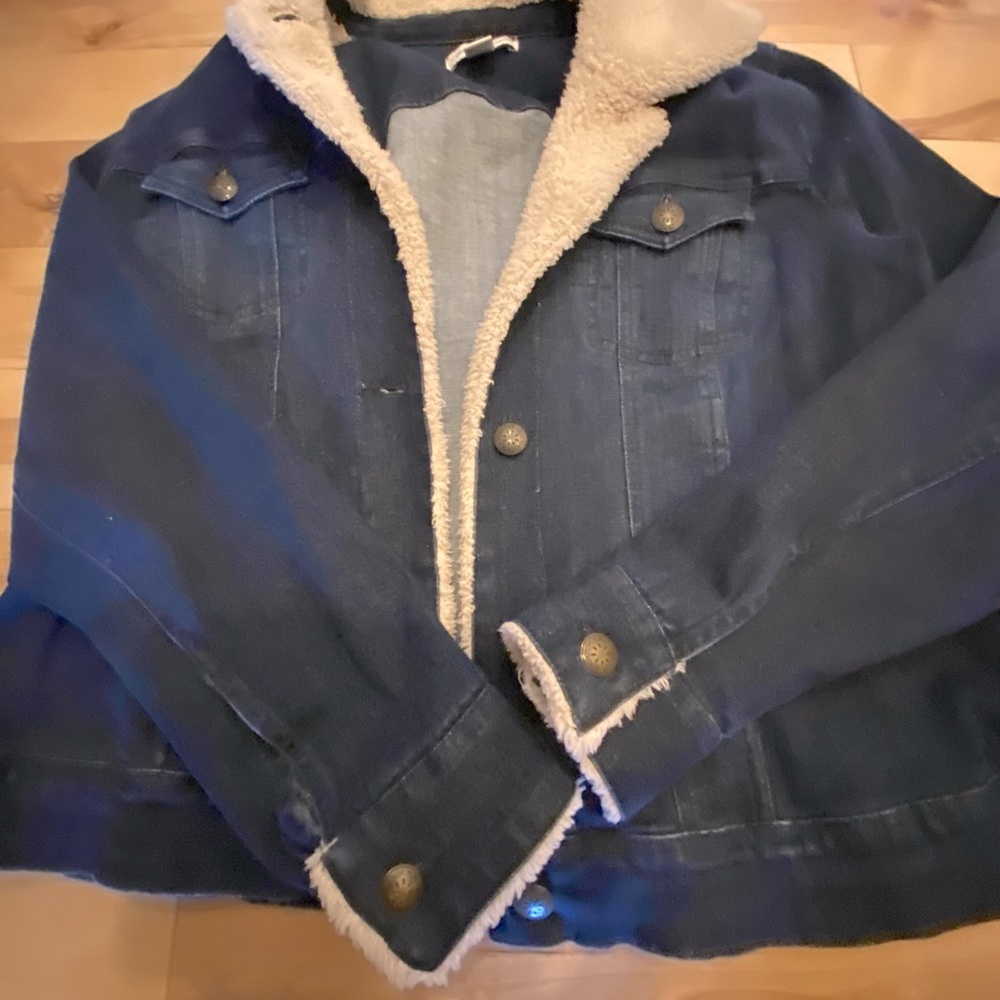 Faux fur trimmed jean jacket (petite/medium)